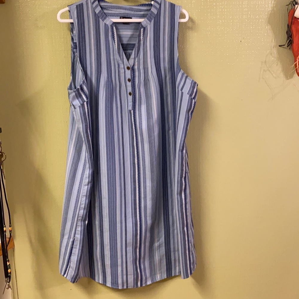 NEW DIRECTIONS SLEEVELESS DRESS